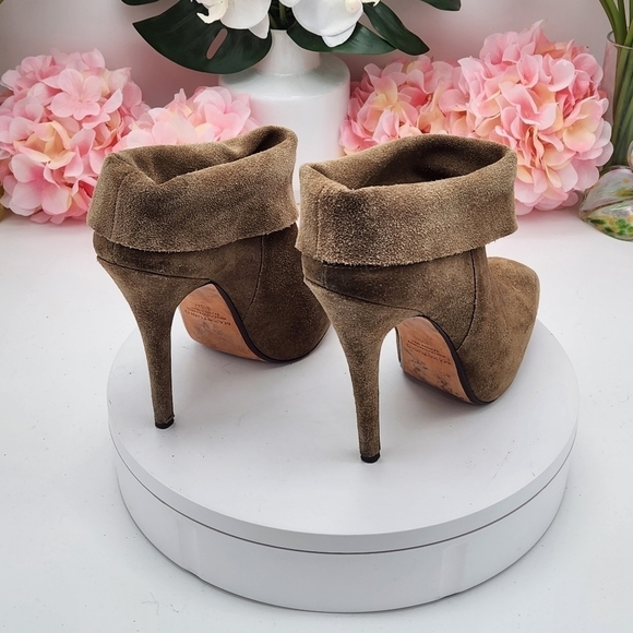 Max Studio Heeled Booties Size 8.5 - Picture 8 of 15